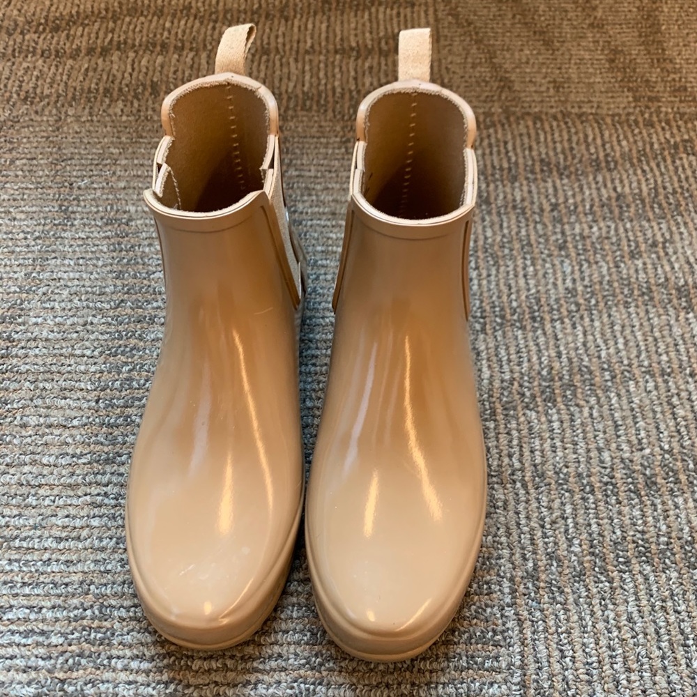 Hunter Chelsea rain boots